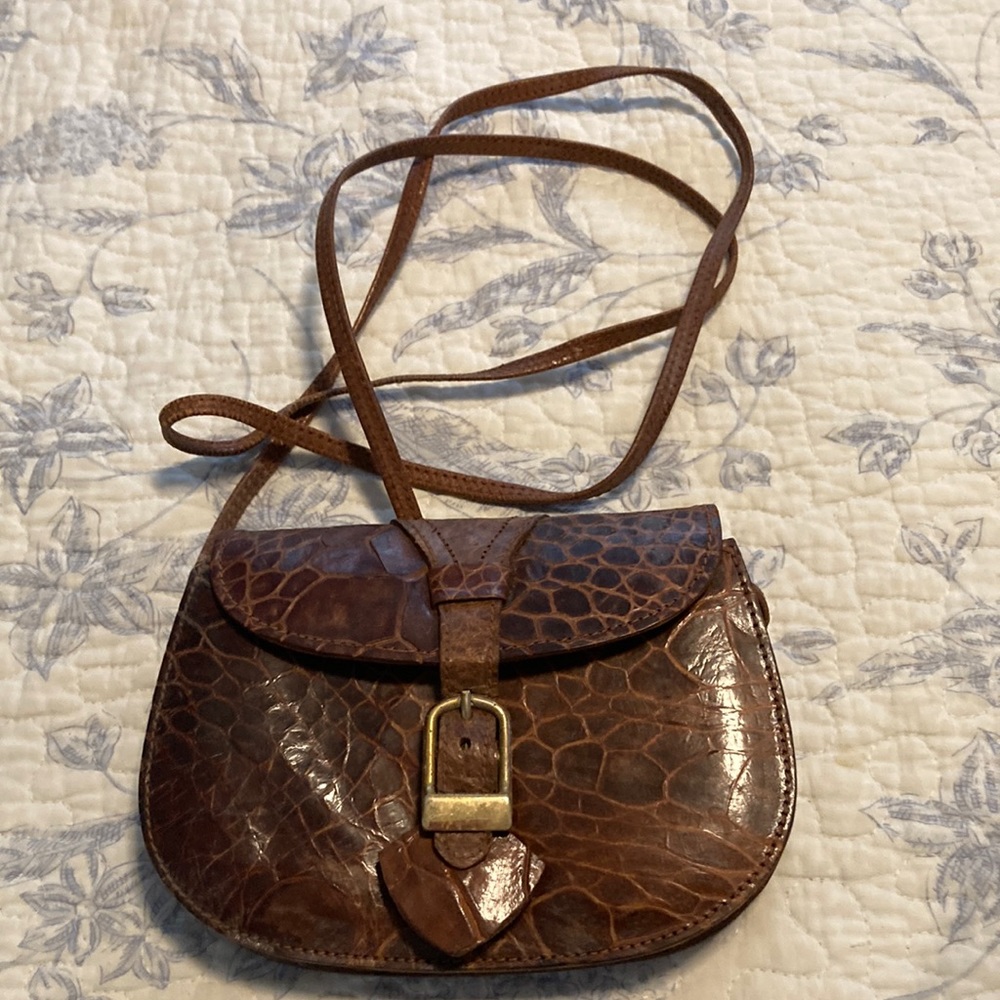 Clean leather shoulder bag